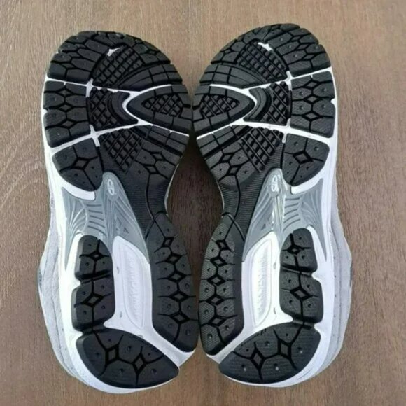 New Balance 2002R Sneaker - Color: Grey / Grey - Size: Women 7 Wide (D) - Picture 8 of 9